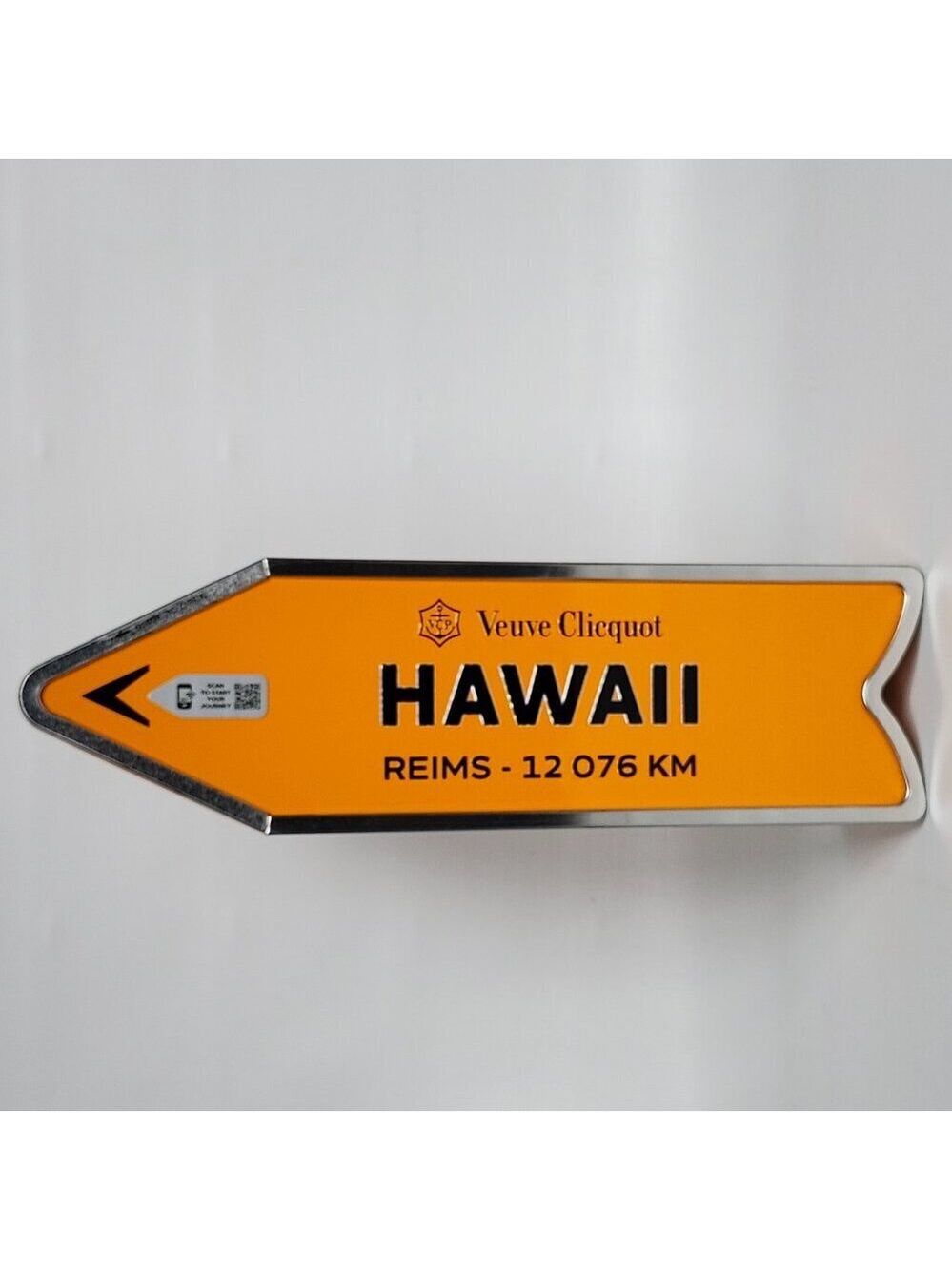 VEUVE CLICQUOT HAWAII Destination Arrow Tin Champagne Tin